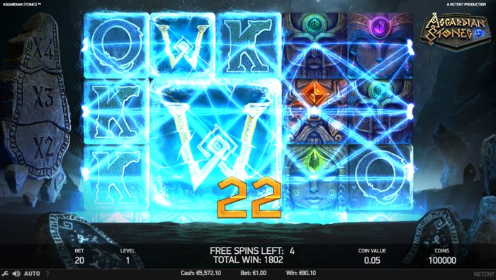 Играть в Asgardian Stones: комбо с гигантским диким символом