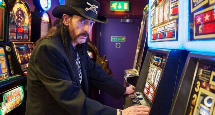 Motörhead frontman plays slots